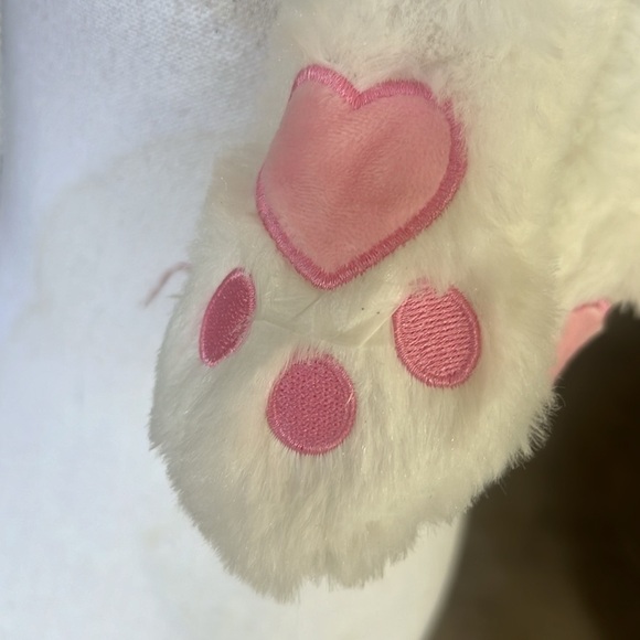 Bunny hat, new with tags super cute when you press the pause the ears go up - Picture 12 of 13